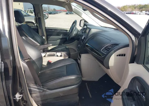 2012 Chrysler Town & Country Touring z USA, uszkodzony, nr VIN 2C4RC1BG5CR368229